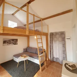 le-colombier-damalthe.hotels-rhonealpes.com/