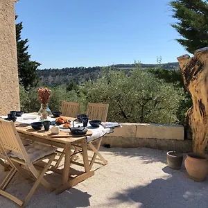 mas-provenal-la-serallre-au-coeur-des-oliviers.hotels-rhonealpes.com/